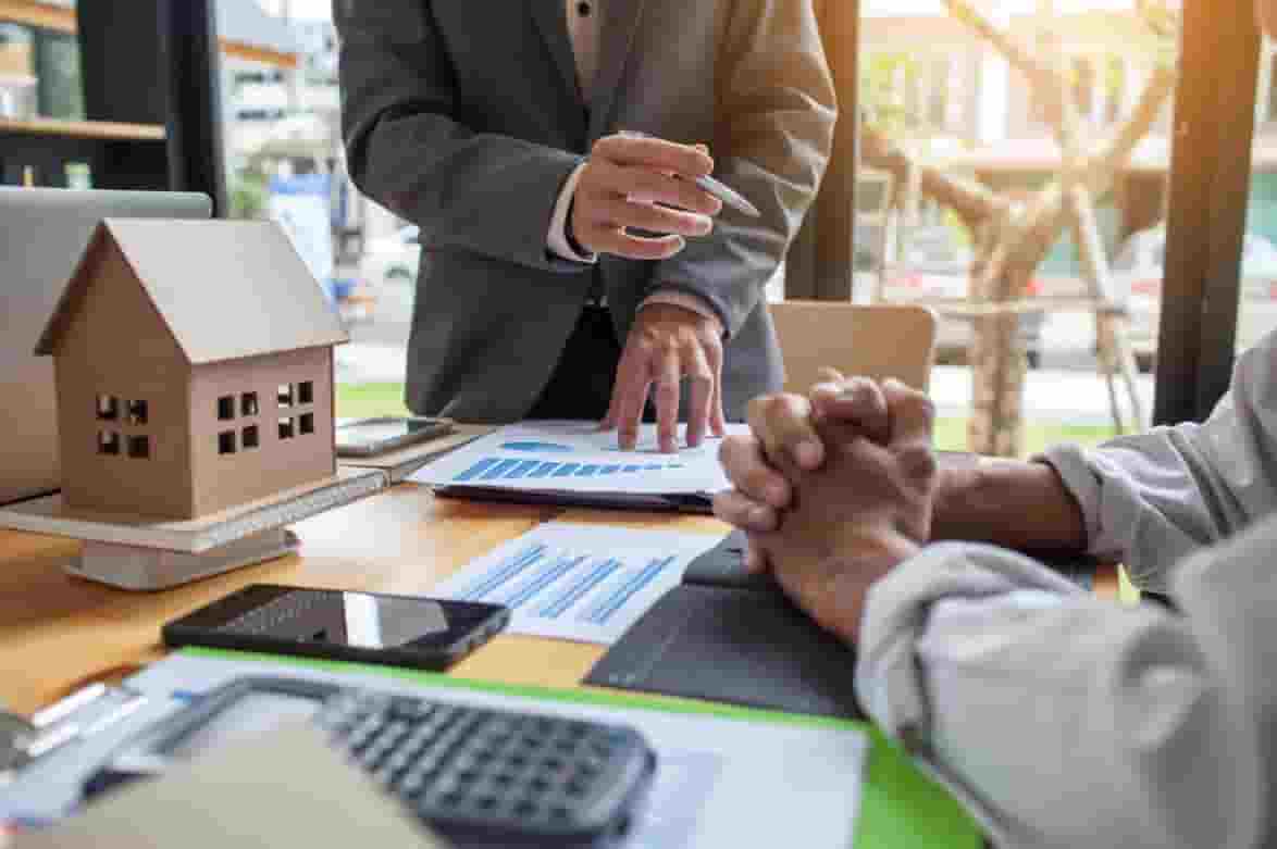 A Mortgage Advisor Can Help You in 6 Ways